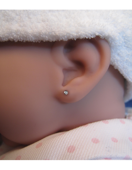 Pendientes chatón oro blanco bebé